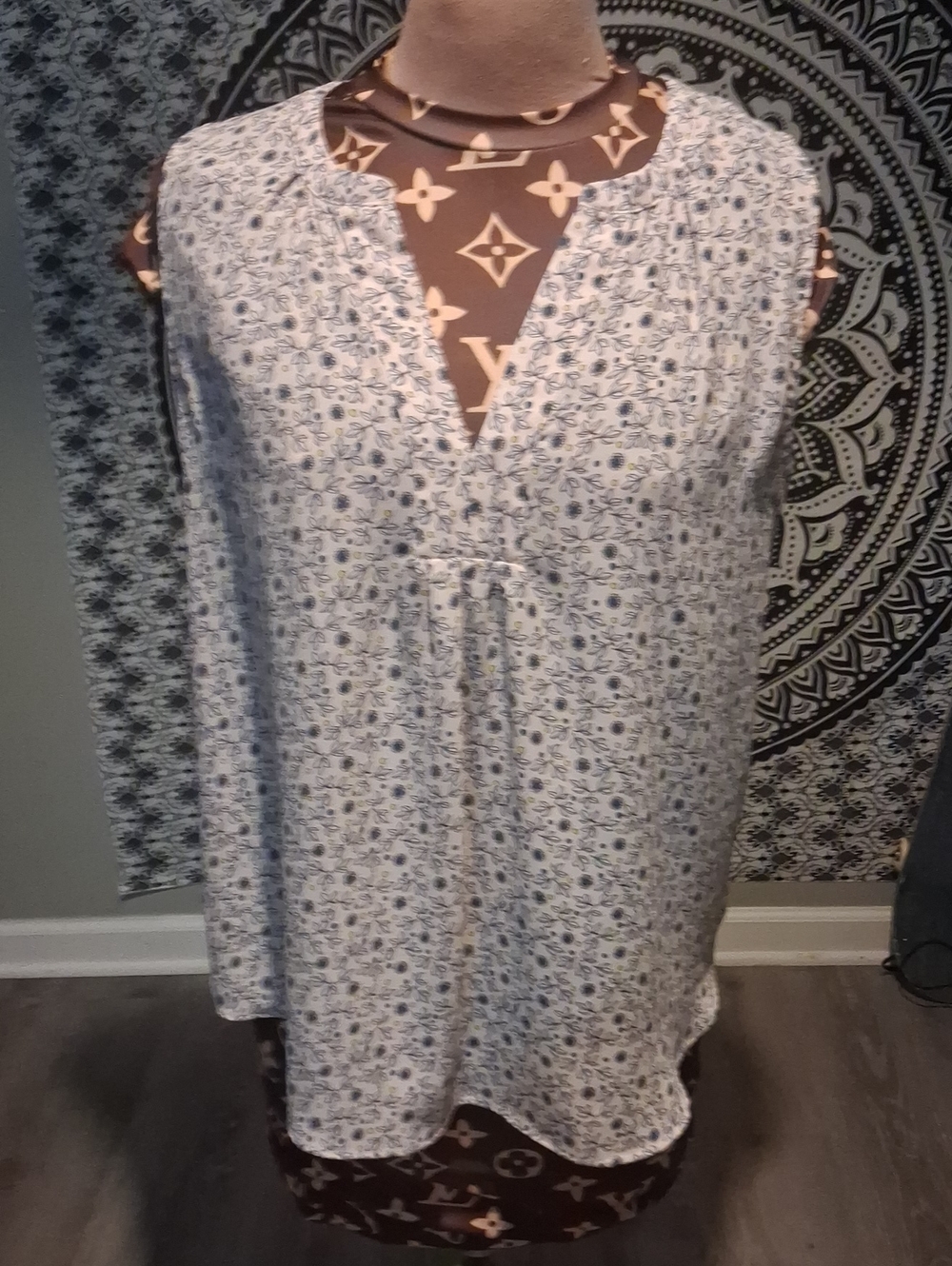 LOFT Floral Tunic in White & Blue Size XL